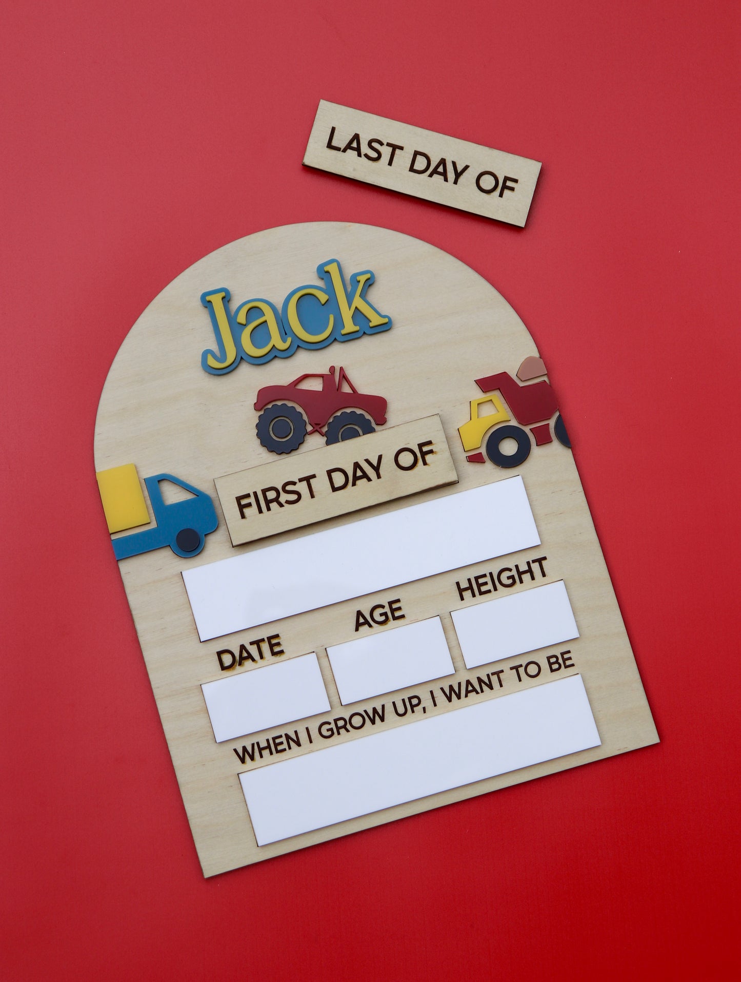 Interchangeable First/Last Day Board