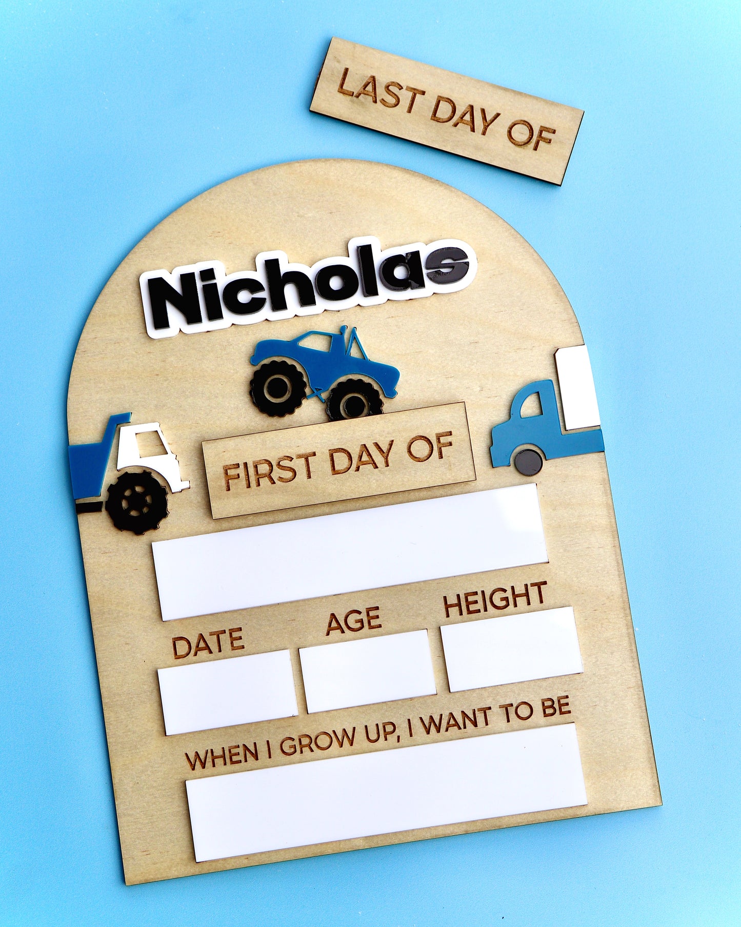 Interchangeable First/Last Day Board